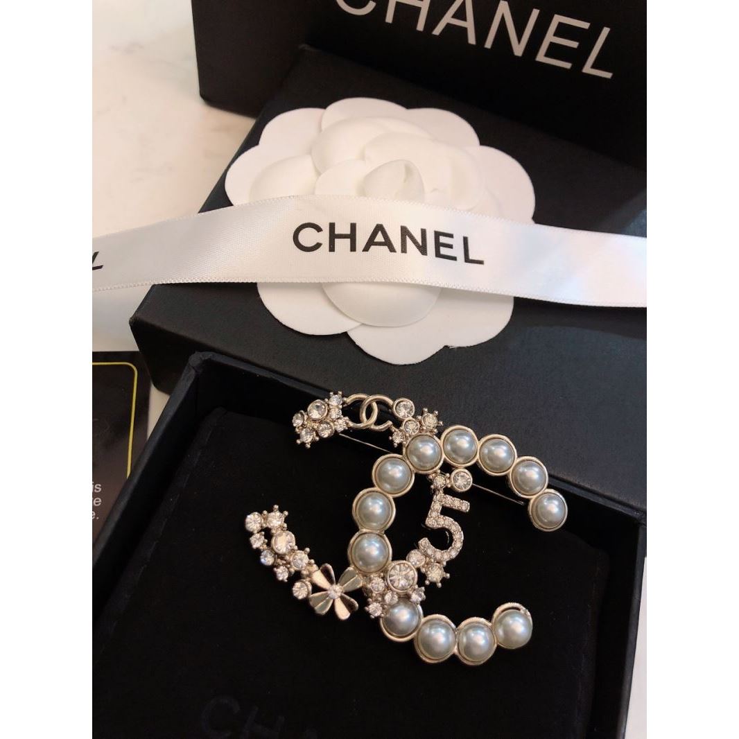 Chanel Brooches - Click Image to Close